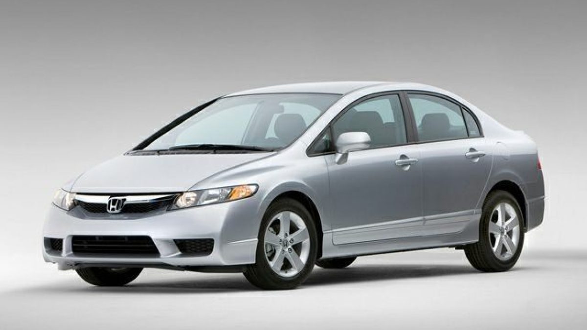 Установка камеры заднего вида на Honda Civic