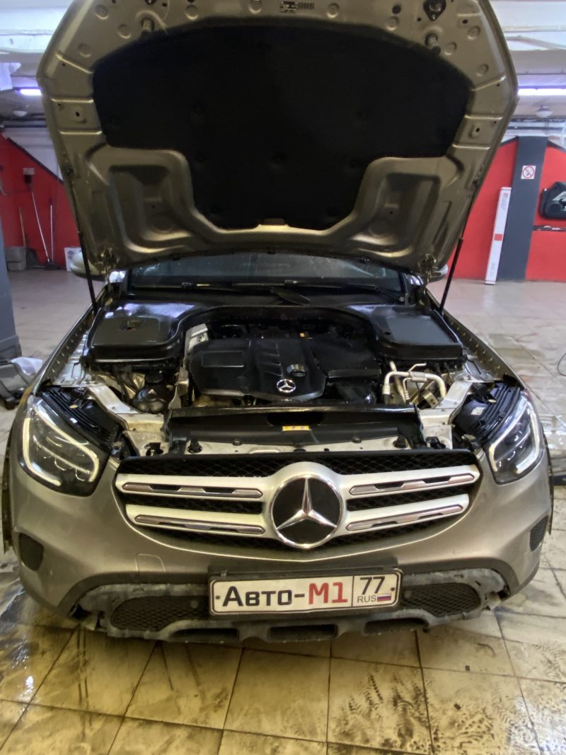 Мойка двигателя паром и чистка радиаторов Mercedes-Benz GLC