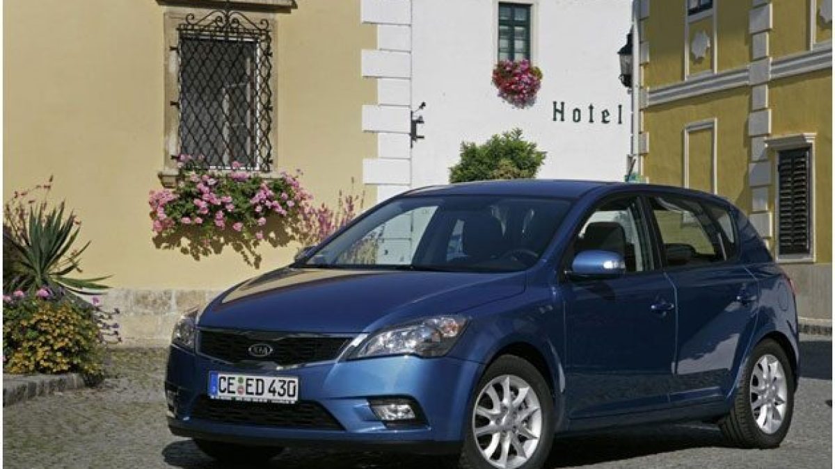 Скрытая установка видеорегистратора на Kia Ceed
