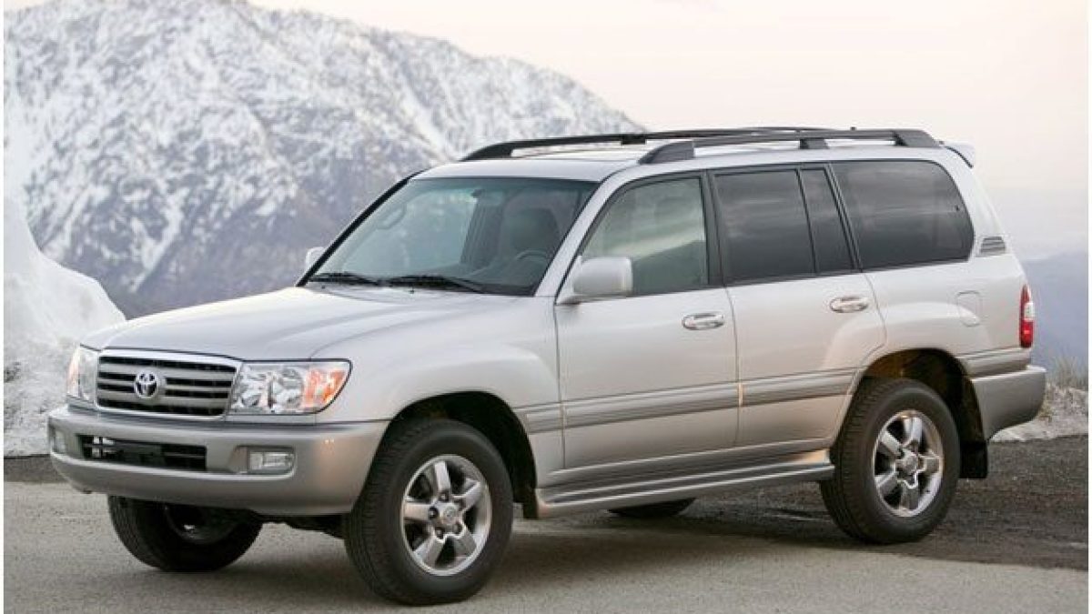 Установка камеры заднего вида на Toyota Land Cruiser 100