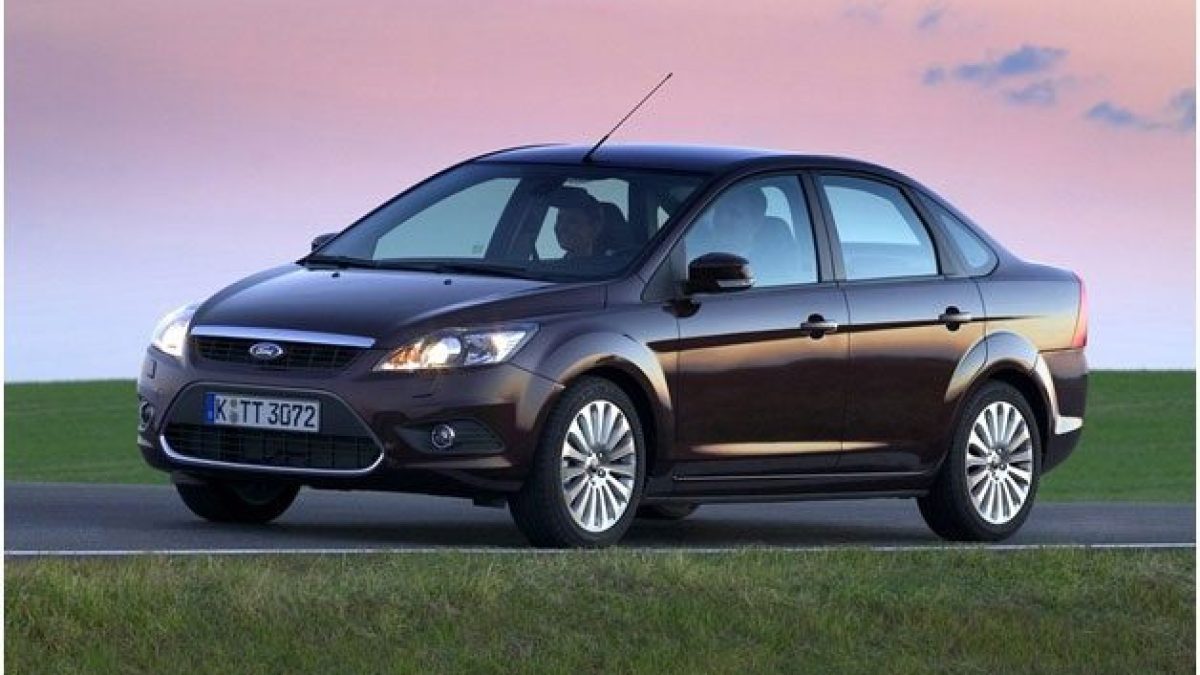 Установка многоцветной подсветки днища на Ford Focus