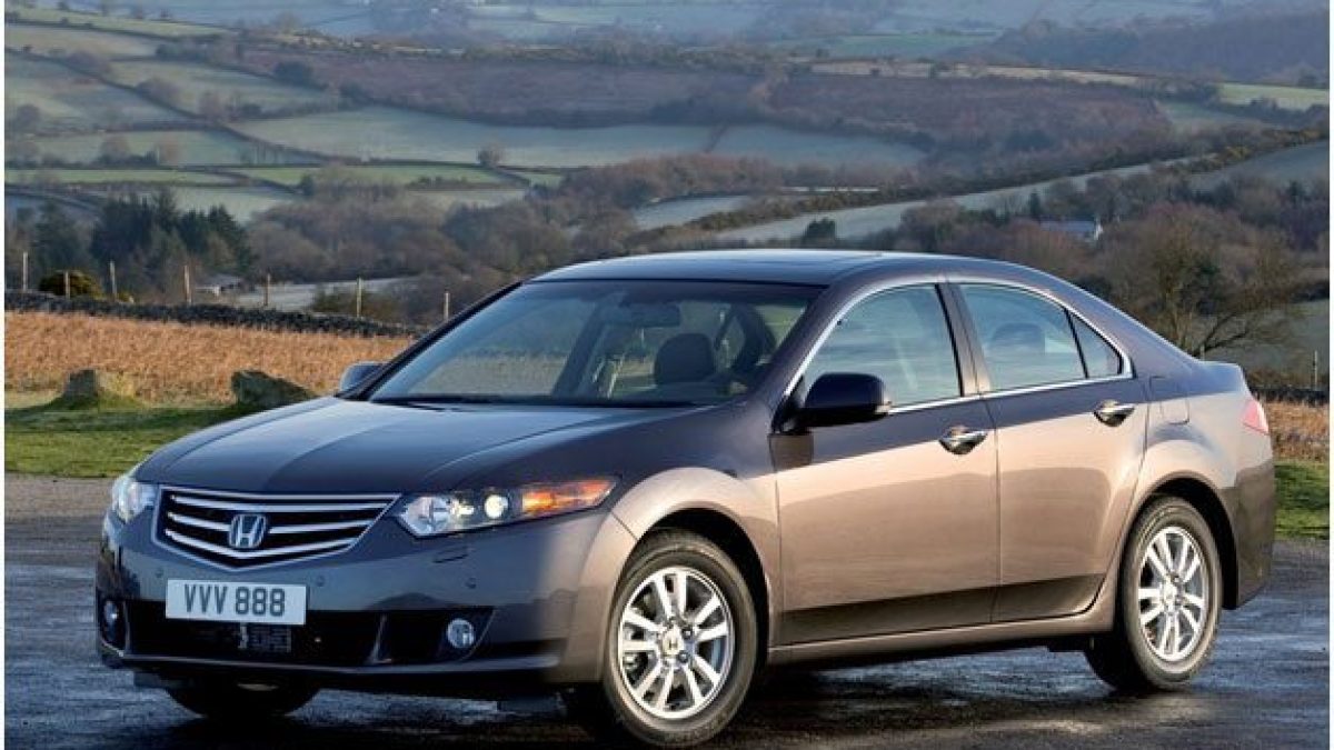 Установка переднего парктроника и проекторов логотипа на Honda Accord