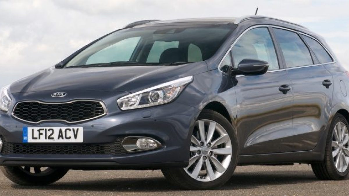 Установка потолочного монитора на Kia Ceed