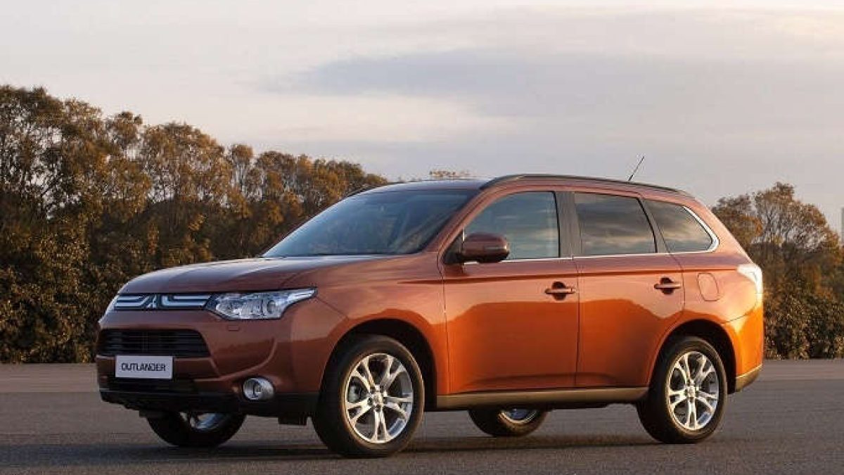Установка сетки в решетку бампера на MITSUBISHI OUTLANDER