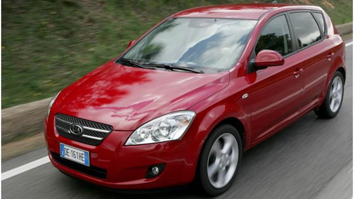 Установка сигнализации с автоматическим запуском двигателя на Kia Ceed