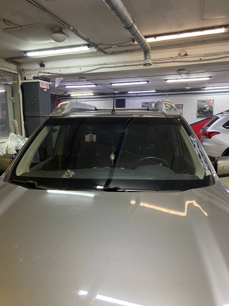 Полировка верхних фонарей на крыше Nissan X-Trail T31