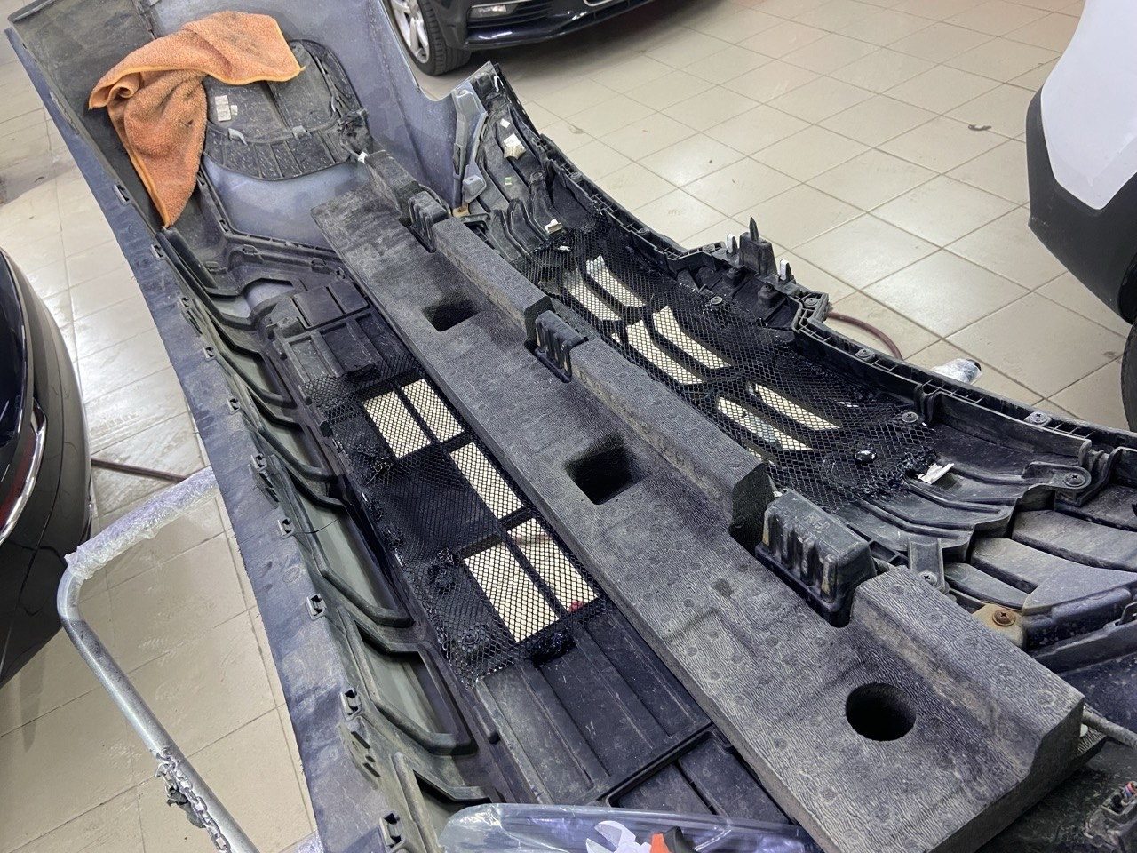 Установка защитной сетки в бампер Kia Seltos