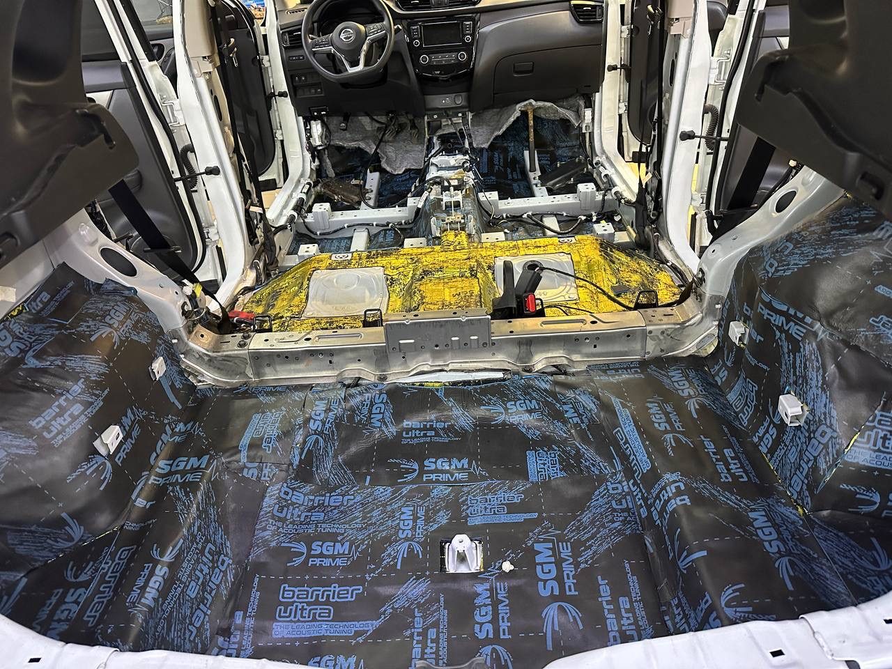 Комплексный апгрейд Nissan Qashqai: Полная шумоизоляция, автозапуск StarLine E96 и подогрев сидений