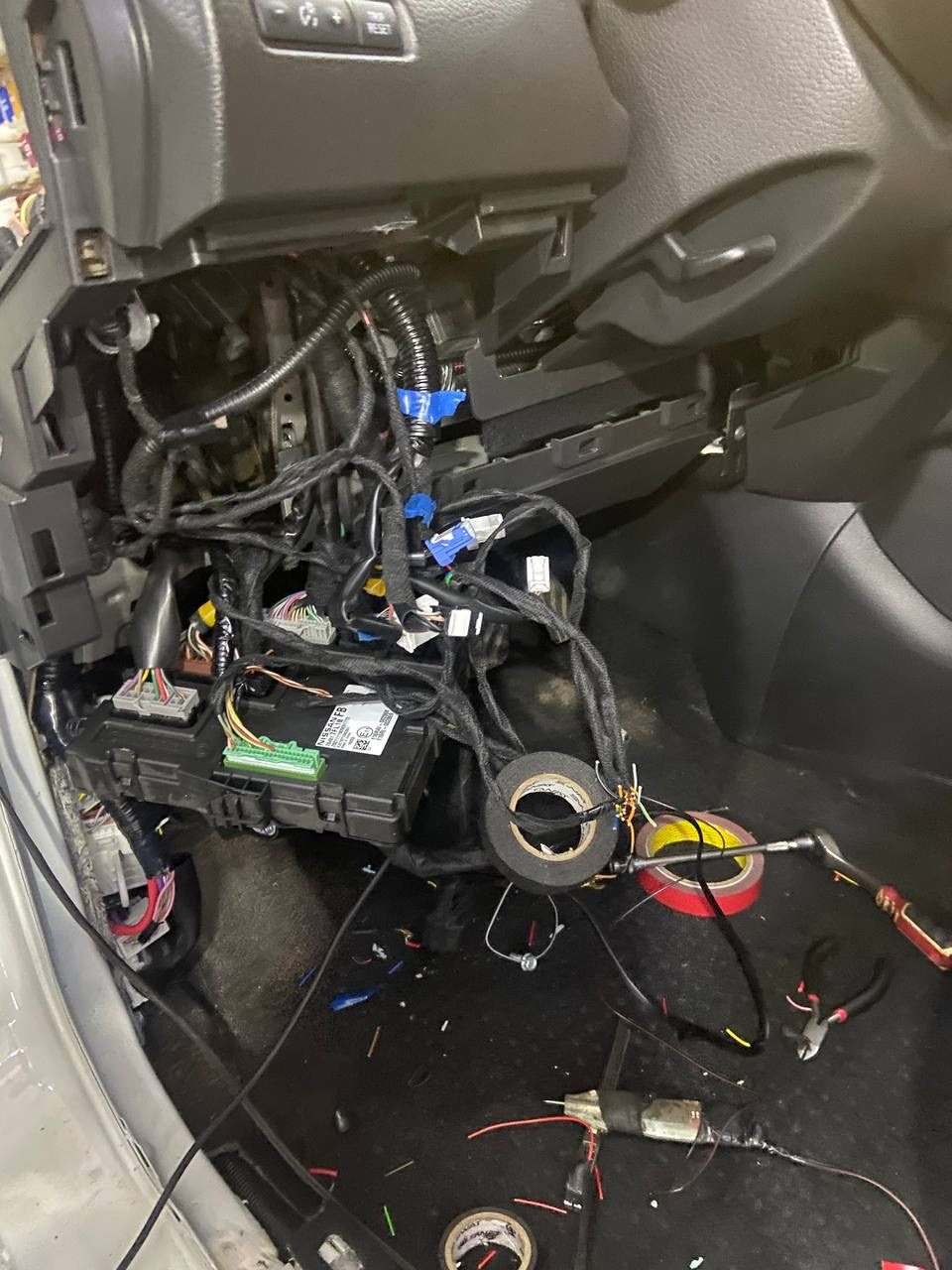 Комплексный апгрейд Nissan Qashqai: Полная шумоизоляция, автозапуск StarLine E96 и подогрев сидений